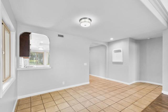 Detail Gallery Image 8 of 40 For 5667 Adobe Falls Rd, San Diego,  CA 92120 - 2 Beds | 2 Baths