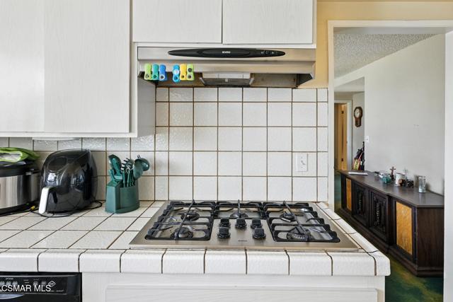 2049 Stanford Drive, Simi Valley CA: https://media.crmls.org/mediaz/c9bc4567-f5a8-4194-a1d0-9546aa9408bd.jpg