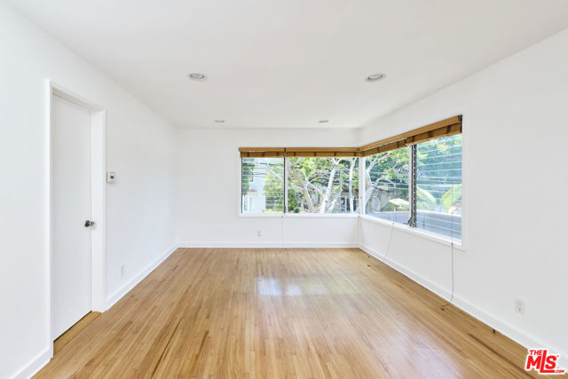 607 Ashland Avenue, Santa Monica CA: https://media.crmls.org/mediaz/c9bc9235-d32a-4db8-a65e-47f4dbe46008.jpg