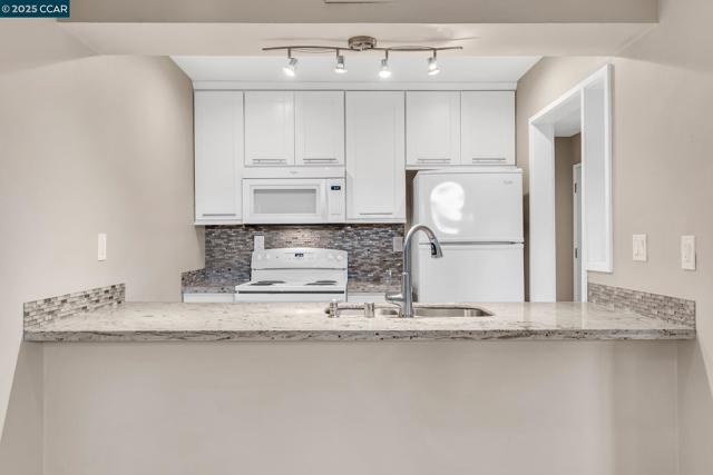 1081 San Ramon Valley Blvd, Danville CA: https://media.crmls.org/mediaz/c9bca6b9-495d-47d5-8f67-83f17a6033fe.jpg