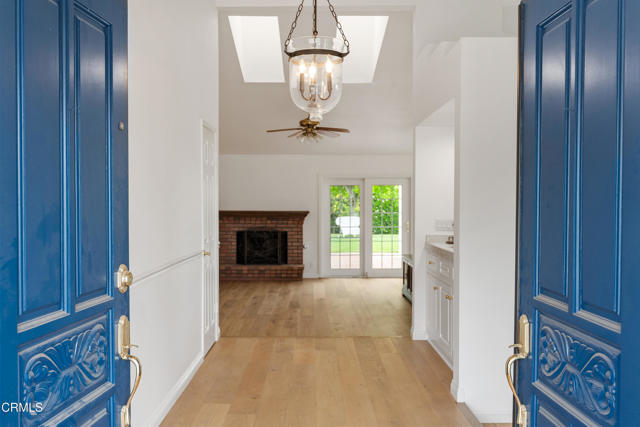 6861 Aviano Drive, Camarillo CA: https://media.crmls.org/mediaz/c9bce4c3-6a9f-4b8e-85bc-6a571592c2ae.jpg