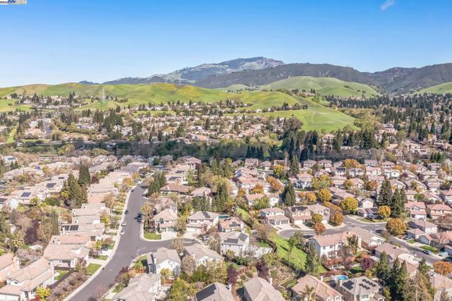 1221 Culet Ranch Rd, Danville CA: https://media.crmls.org/mediaz/c9bcf536-6346-48ca-924e-302a6dab0227.jpg