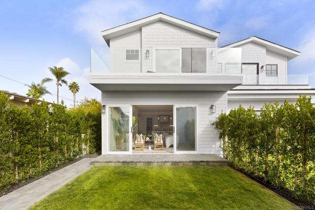7216 FAY AVE, La Jolla CA: https://media.crmls.org/mediaz/c9bdbc09-844d-47bc-a1fc-6f4641eec6a3.jpg