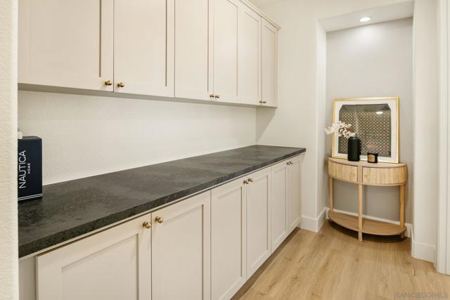 10528 Pinion Trl, Escondido CA: https://media.crmls.org/mediaz/c9bdc26b-6830-4f04-88d5-6e04c5f6818b.jpg