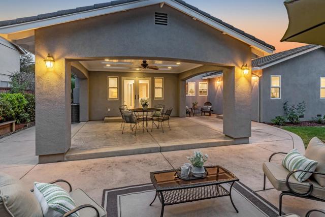 10424 Dempster Avenue, Cupertino CA: https://media.crmls.org/mediaz/c9bf3ffa-bfdf-4cec-8e32-be0a3a128891.jpg