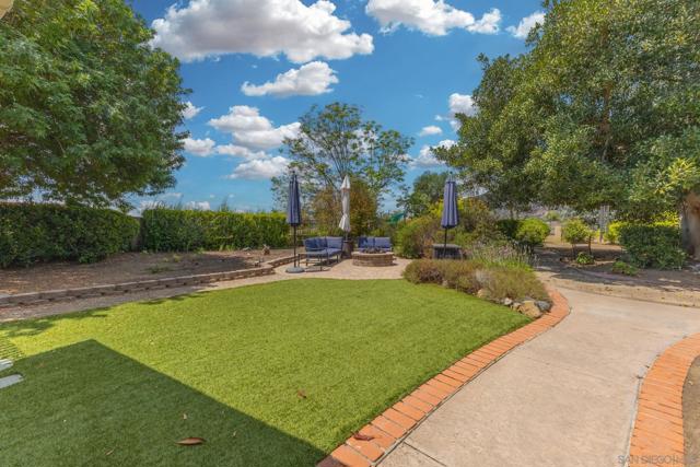 3445 Lomas Serenas Dr, Escondido CA: https://media.crmls.org/mediaz/c9bf7782-ab84-4bf9-ae8b-c71ff447b90b.jpg