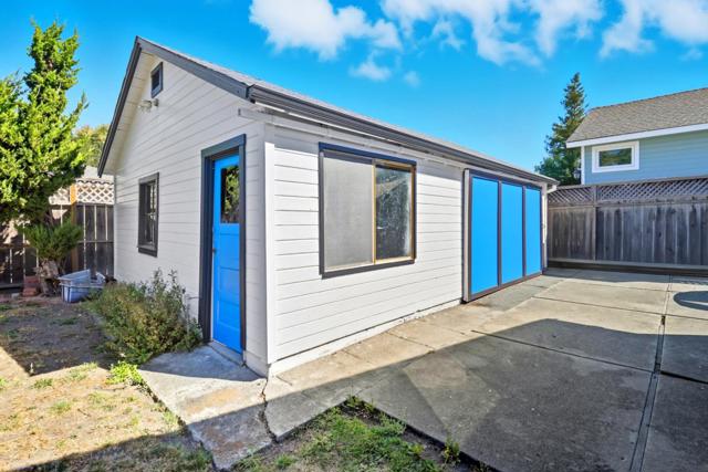 223 San Carlos Avenue, Redwood City CA: https://media.crmls.org/mediaz/c9bfb1ba-c15d-4bf7-98cd-0864aff66101.jpg