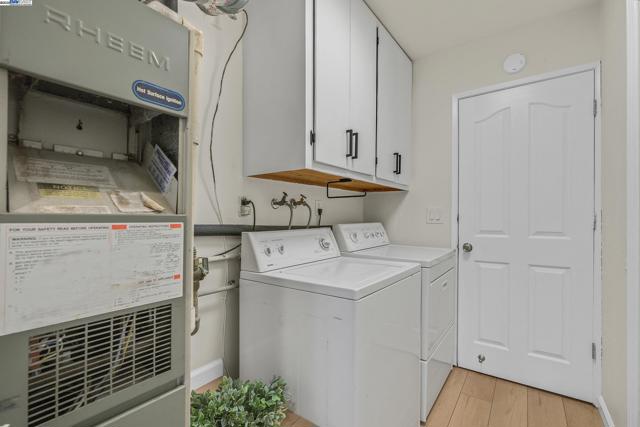 992 Del Norte Dr, Livermore CA: https://media.crmls.org/mediaz/c9c0161c-bb03-4a83-8628-1d9b0dab63a5.jpg