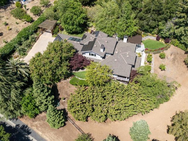 13801 Templeton Place, Los Altos CA: https://media.crmls.org/mediaz/c9c0411b-d696-4e58-aee5-7f5074d6327c.jpg