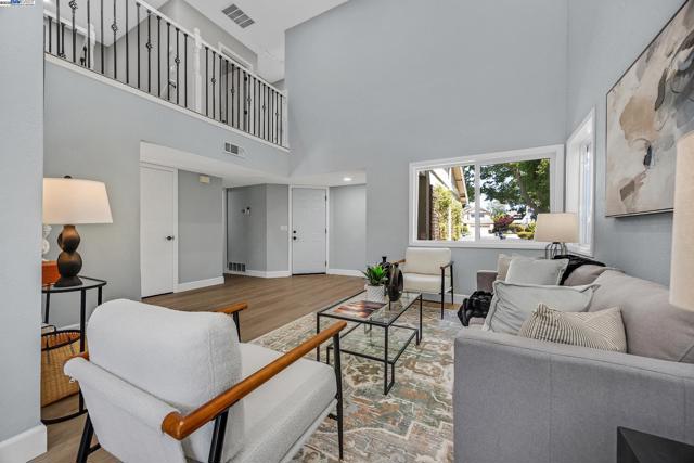 2236 Oakland Ave, Pleasanton CA: https://media.crmls.org/mediaz/c9c0ca07-ec97-4893-aab4-c1cac3aa8e8e.jpg