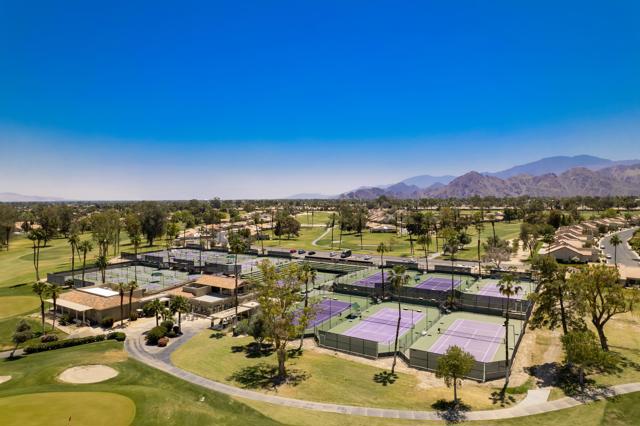 40960 La Costa W Circle, Palm Desert CA: https://media.crmls.org/mediaz/c9c10149-2fd7-415b-91c4-f8de59691be5.jpg
