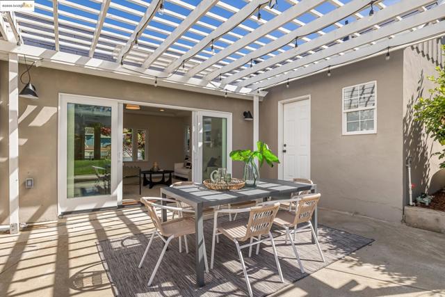 4701 Kaphan Ave, Oakland CA: https://media.crmls.org/mediaz/c9c2bfb2-d26b-4b81-a348-1bae68158ab4.jpg