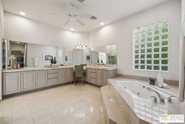 2 Varsity Circle, Rancho Mirage CA: https://media.crmls.org/mediaz/c9c2ee8e-50a9-4590-a159-f3154f8c3c37.jpg