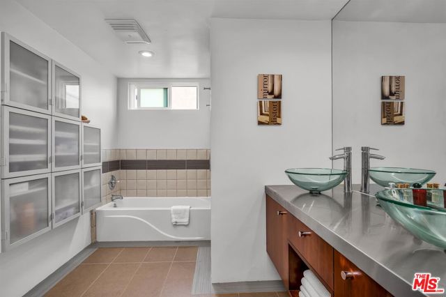 2332 Fox Hills Drive, Los Angeles CA: https://media.crmls.org/mediaz/c9c3349a-8446-4429-a06a-f4ac76fdba44.jpg