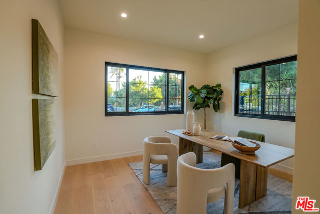 4936 Coolidge Avenue, Culver City CA: https://media.crmls.org/mediaz/c9c37010-fce4-49a6-85fa-8651ce852186.jpg