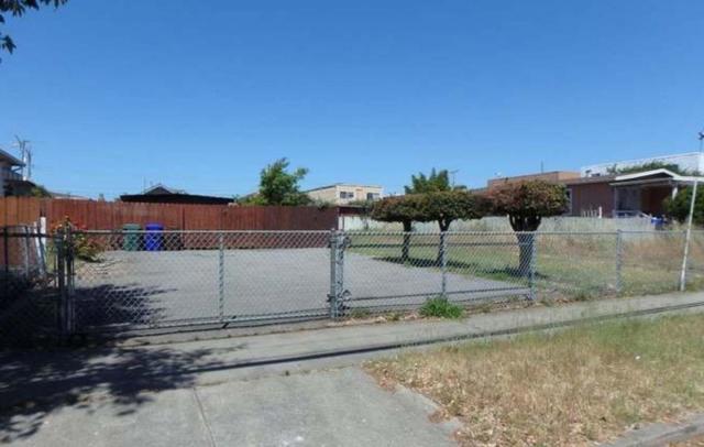 333 Harbour Way South, Richmond CA: https://media.crmls.org/mediaz/c9c3dd84-63a2-4a24-80b4-e75beaed96e3.jpg