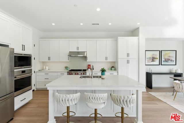 182 Plum Lily, Irvine CA: https://media.crmls.org/mediaz/c9c4d1d5-0763-42fe-9e30-95dd1dbe6116.jpg