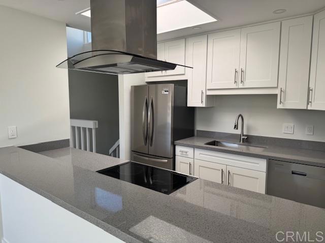 2388 Altisma Way, Carlsbad CA: https://media.crmls.org/mediaz/c9c53dc9-a018-4994-81ee-61ec8e249dfc.jpg