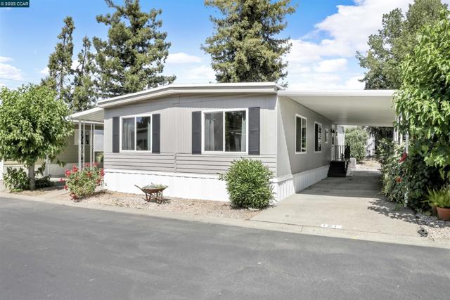 3231 Vineyard Ave, Pleasanton, California 94566, 2 Bedrooms Bedrooms, ,2 BathroomsBathrooms,Residential,For Sale,Vineyard Ave,41100219