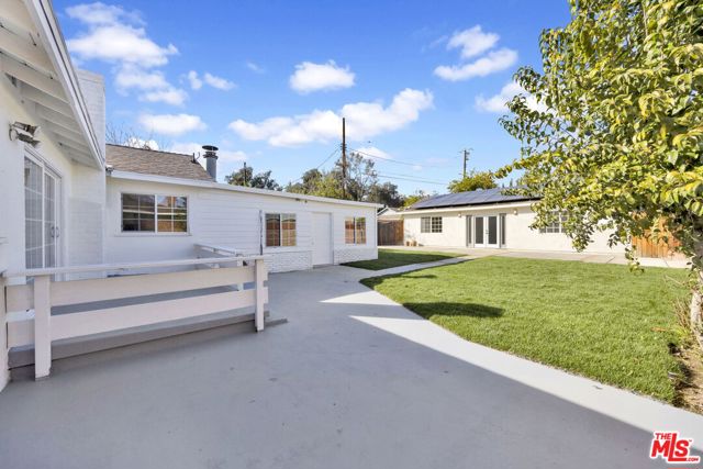 21819 Arminta Street, Canoga Park CA: https://media.crmls.org/mediaz/c9c67a8e-ae4b-4bef-b17a-2958d282d6c5.jpg