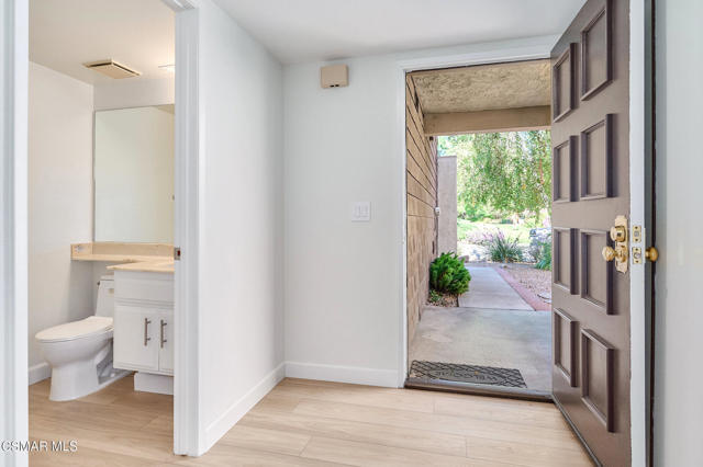 3011 Marigold Place, Thousand Oaks CA: https://media.crmls.org/mediaz/c9c6cb6b-fd1d-4cae-8e11-f41b60629acb.jpg