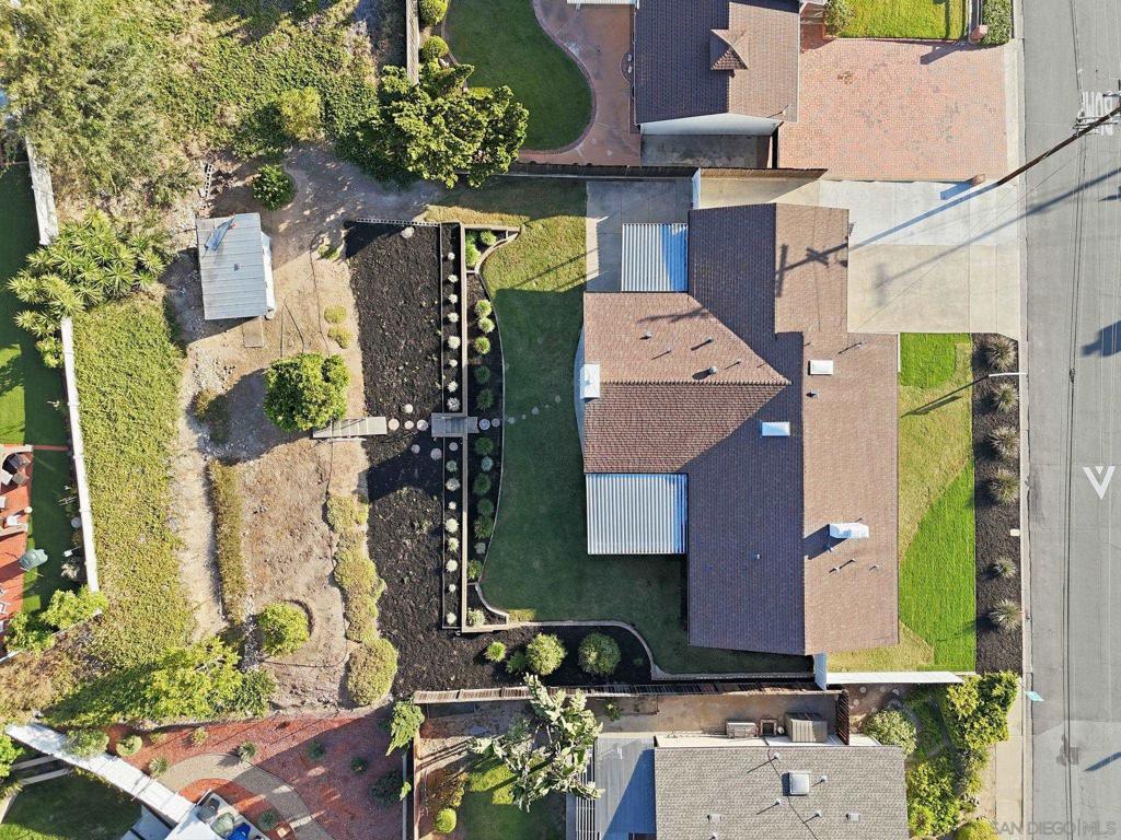 https://media.crmls.org/mediaz/c9c72399-4c86-4463-afc6-152e5572180f.jpg?preset=X-Large