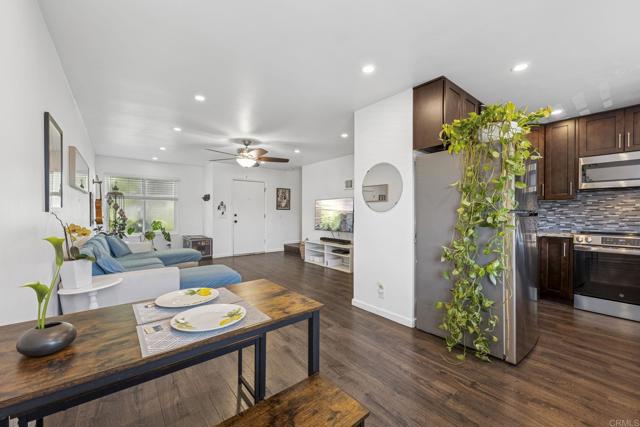 955 Postal Way, Vista CA: https://media.crmls.org/mediaz/c9c805fe-745f-479c-9a85-f74716ec9a77.jpg