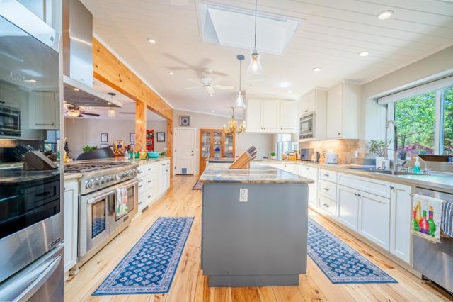 25 Adeline Drive, Walnut Creek CA: https://media.crmls.org/mediaz/c9c87b20-4371-4267-b1fc-0ba8c0faa73a.jpg