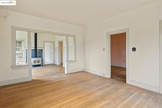 1406 Kains Ave, Berkeley CA: https://media.crmls.org/mediaz/c9c88712-2219-415c-a78e-47c77c8d4977.jpg