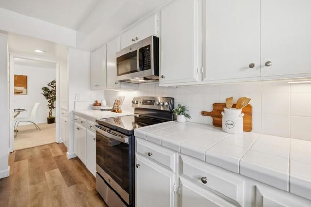 64 Los Altos Square, Los Altos CA: https://media.crmls.org/mediaz/c9c88d4f-4ba7-44d7-bf54-7c535d349b29.jpg