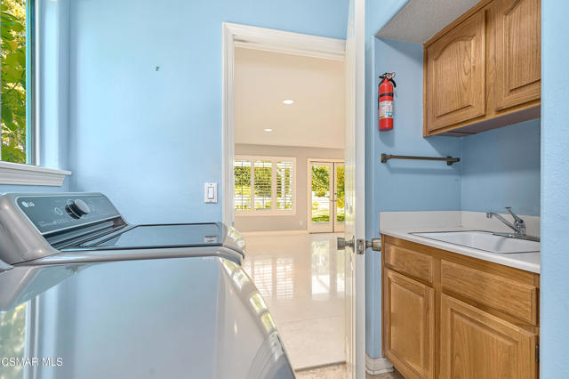 3041 Three Springs Drive, Westlake Village CA: https://media.crmls.org/mediaz/c9c8ba8f-50e1-4b0d-a314-dec25f4bcf29.jpg