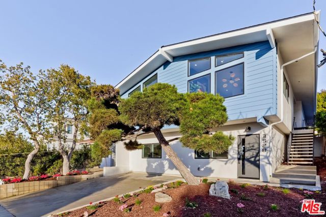 3528 Walnut Avenue, Manhattan Beach, California 90266, 5 Bedrooms Bedrooms, ,3 BathroomsBathrooms,Residential,Sold,Walnut,23238455