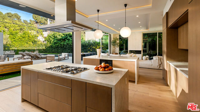 615 23rd Street, Santa Monica CA: https://media.crmls.org/mediaz/c9c95062-19c6-4c77-9518-ee76be462cd0.jpg