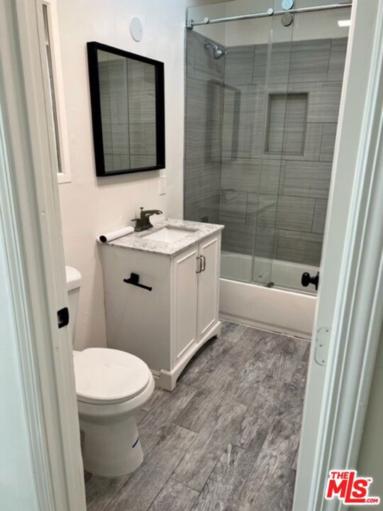 6006 6006 1/2 W Pico Boulevard, Los Angeles CA: https://media.crmls.org/mediaz/c9ca84f1-7b2e-42a5-9558-4420cae7d5be.jpg