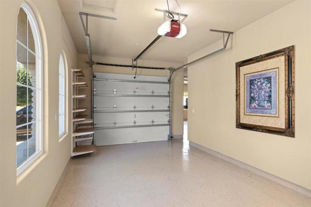 21 Bigleaf Road, Orinda CA: https://media.crmls.org/mediaz/c9caeefe-9f76-4073-b5db-6f926309e594.jpg