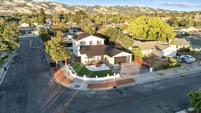 3284 Denton Way, San Jose CA: https://media.crmls.org/mediaz/c9cb8461-4a22-4358-b48b-a44e690e4bc2.jpg