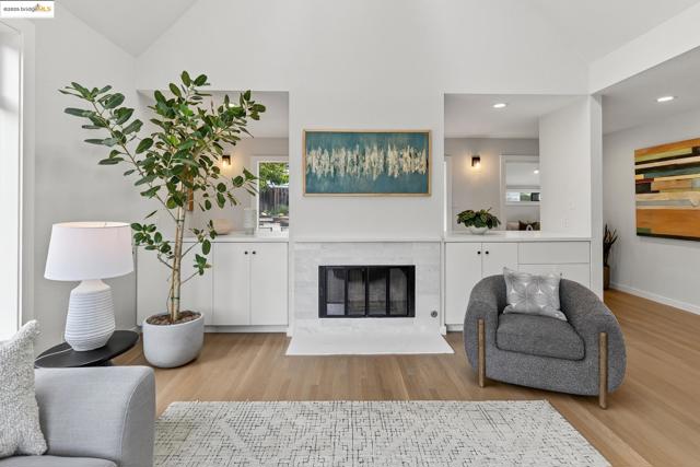 6475 Swainland Rd, Oakland CA: https://media.crmls.org/mediaz/c9cba809-16f2-424c-991e-2da35c0ac5b1.jpg