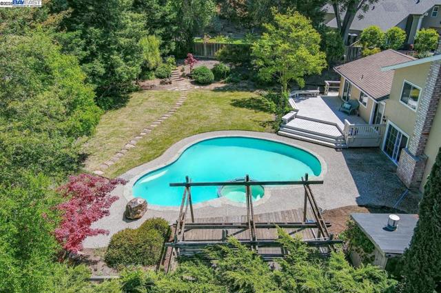 351 Castenada Ct, Danville CA: https://media.crmls.org/mediaz/c9cc6551-fe0f-400a-80c9-3c8f87de3498.jpg