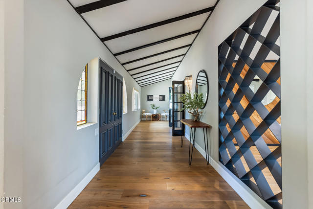 Detail Gallery Image 8 of 73 For 3643 Hampstead Rd, Glendale,  CA 91206 - 8 Beds | 6 Baths