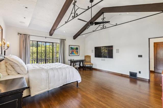 2307 Easton Drive, Burlingame CA: https://media.crmls.org/mediaz/c9cd15fc-0a85-4c7d-afd9-b4c3cb47ac8e.jpg