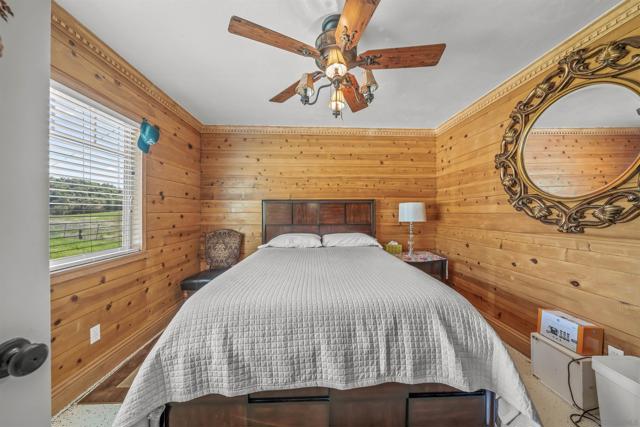 2464 Wynola Rd, Julian CA: https://media.crmls.org/mediaz/c9cd4dcf-c706-4389-9531-63866dc692f0.jpg