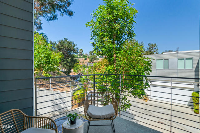 Detail Gallery Image 20 of 28 For 2504 via Artis, Los Angeles,  CA 90039 - 3 Beds | 3 Baths