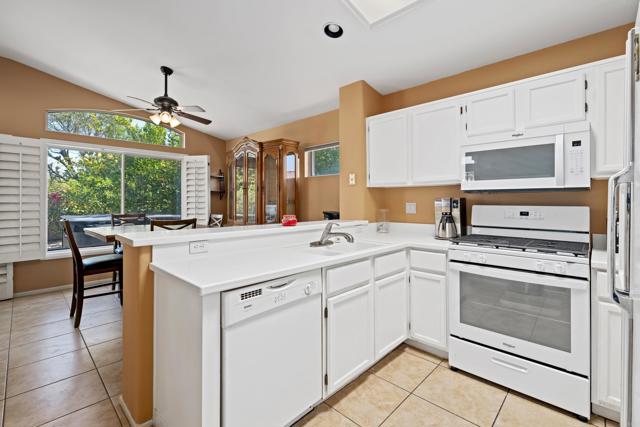 38406 Brandywine, Palm Desert CA: https://media.crmls.org/mediaz/c9cde0cd-5eb9-4134-bbd3-7342d09083f9.jpg