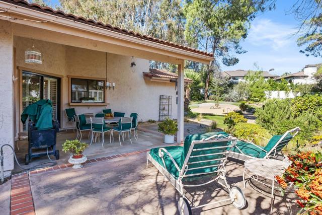462 Avenida Adobe, Escondido CA: https://media.crmls.org/mediaz/c9ce986a-ddf1-4228-9ed3-044962d19f70.jpg