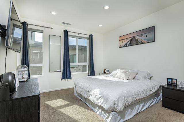 Detail Gallery Image 16 of 43 For 958 Foxwood Ln, Vista,  CA 92081 - 1 Beds | 2 Baths