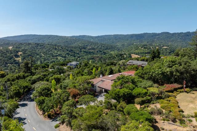 165 Golden Oak Drive, Portola Valley CA: https://media.crmls.org/mediaz/c9cf5fd2-edb7-4ddb-8bd7-c149a0528873.jpg