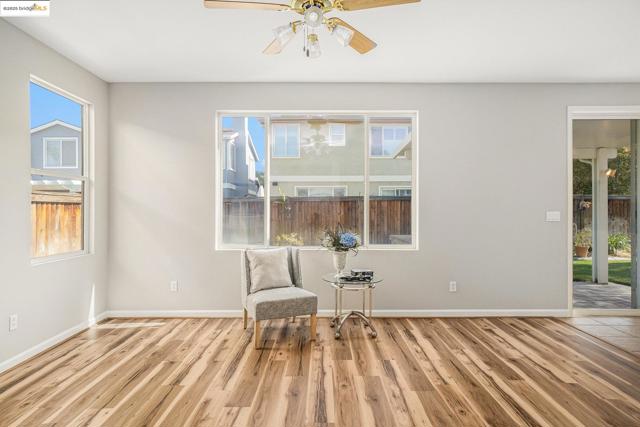 1008 Finn Way, Brentwood CA: https://media.crmls.org/mediaz/c9cf911b-dbd7-4656-9461-57267aedd8ed.jpg