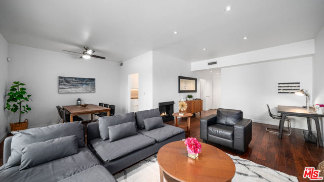 1818 Thayer Avenue, Los Angeles CA: https://media.crmls.org/mediaz/c9d08b29-0a8e-40eb-b858-d647cc3dcbf8.jpg