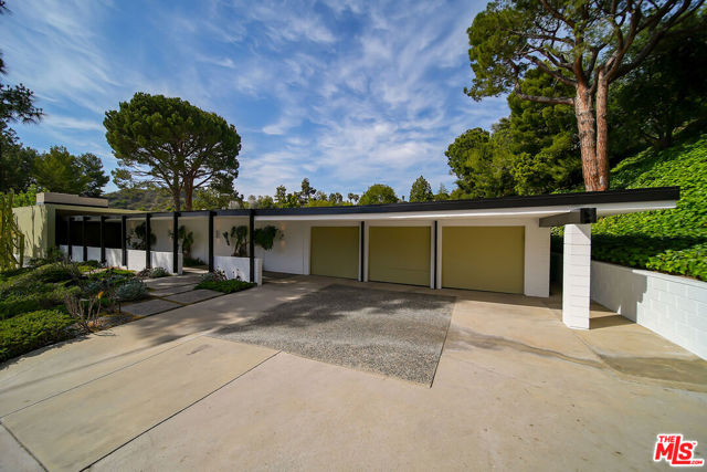1960 LOMA VISTA Drive photo 5