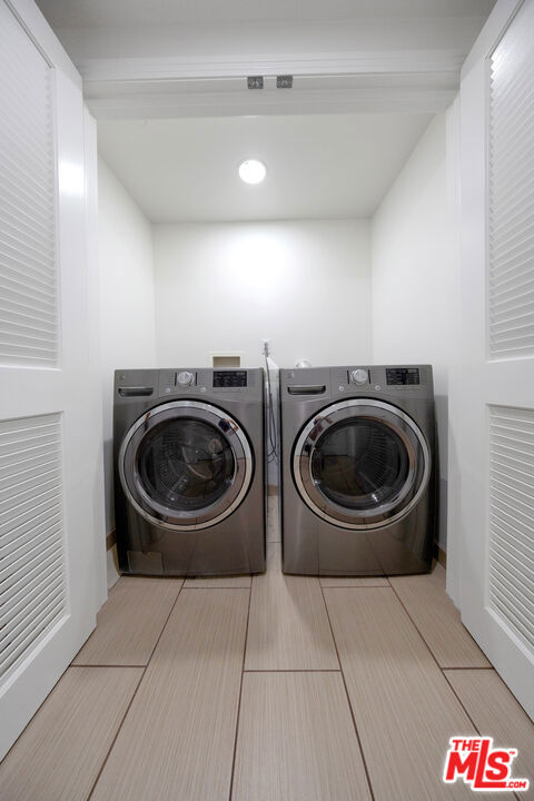 1409 Armacost Avenue, Los Angeles CA: https://media.crmls.org/mediaz/c9d49e4b-7bed-4bc1-9428-1c3deba08e38.jpg